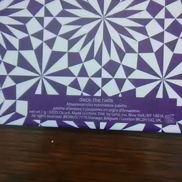 Tarte Amazon clay eyeshadow! - Picture 4 of 5
